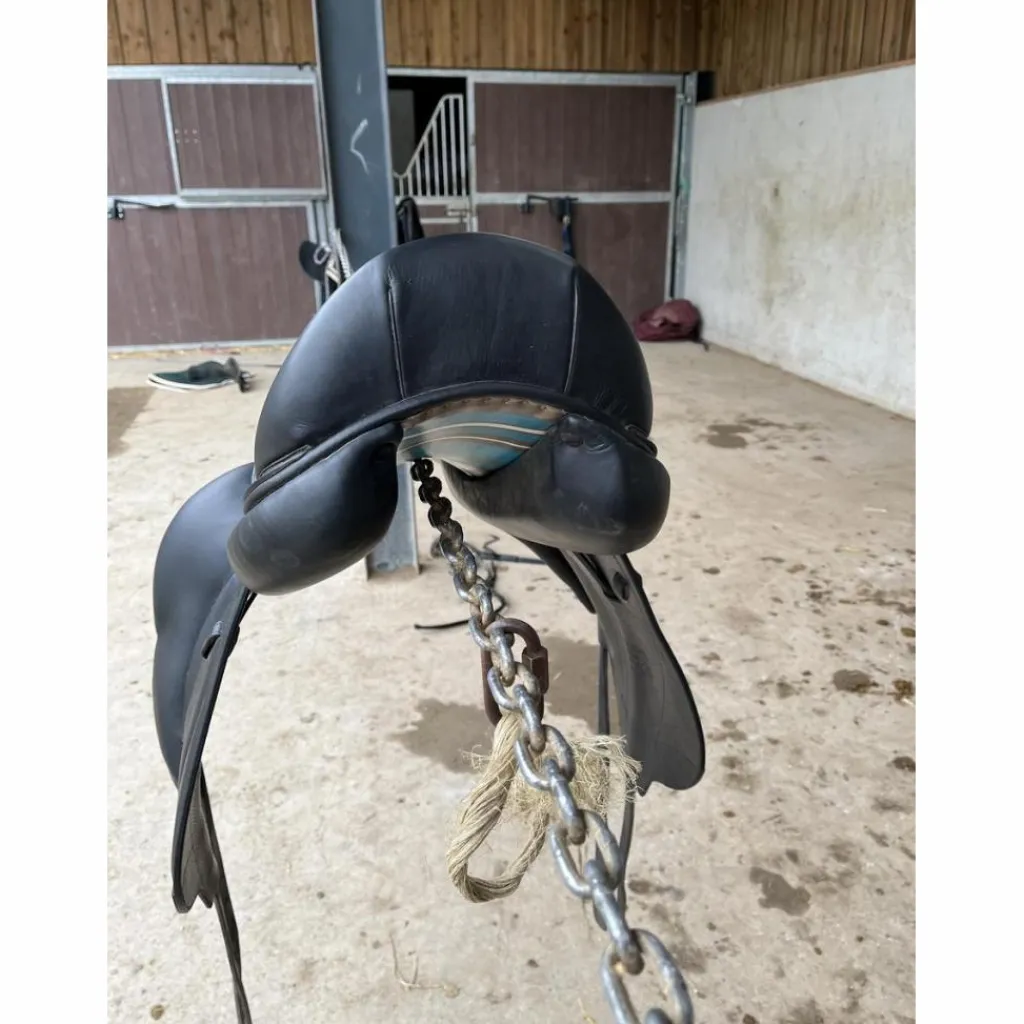Selle de dressage 18 pouces*Voltaire Design Discount