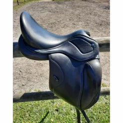 Ikonic Selles De Dressage><noscript><img width=