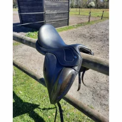 Ikonic Selles De Dressage><noscript><img width=