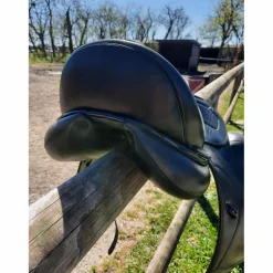 Ikonic Selles De Dressage><noscript><img width=