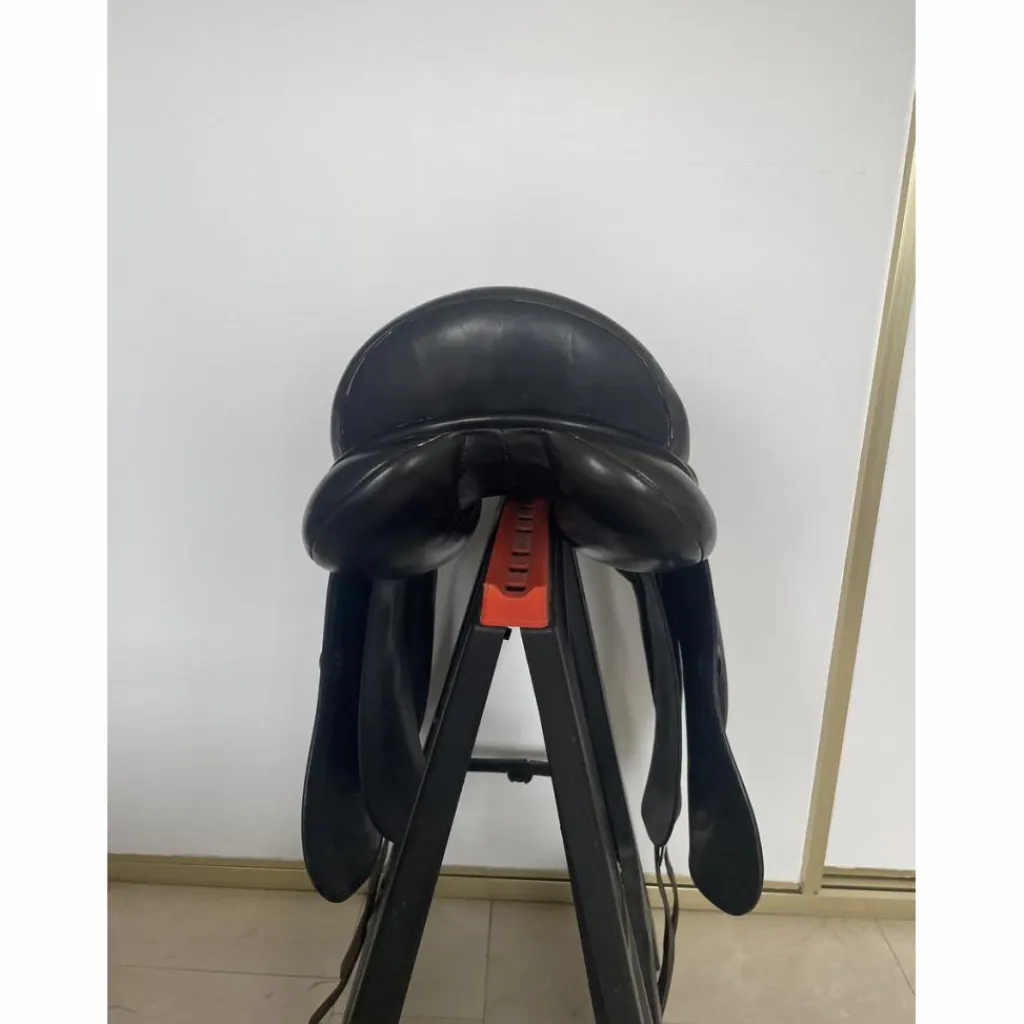 - Marque inconnue - Selles De Dressage>Selle de Dressage - Suprême 17,5