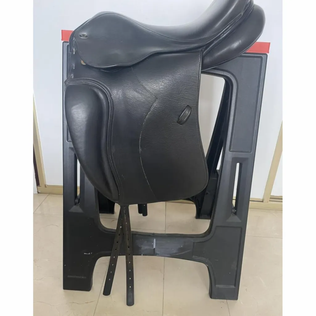 - Marque inconnue - Selles De Dressage>Selle de Dressage - Suprême 17,5