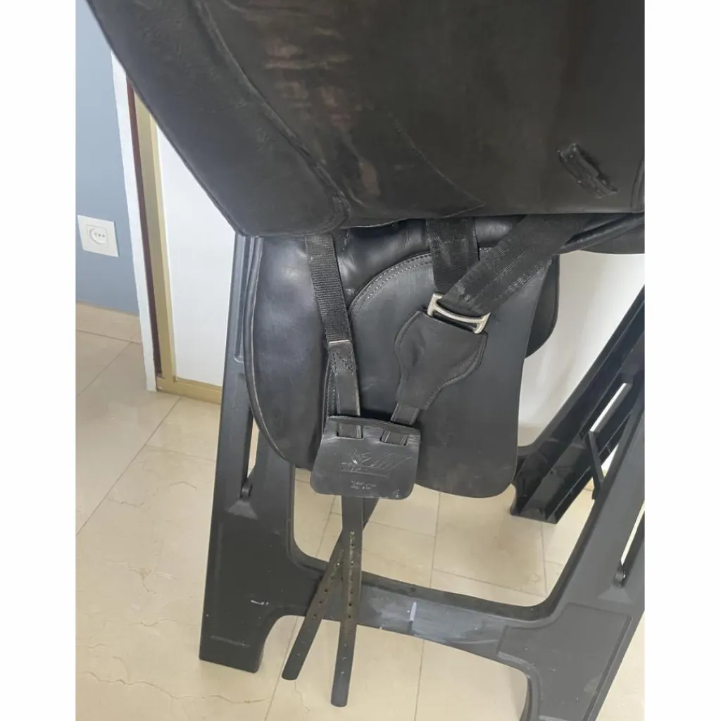 - Marque inconnue - Selles De Dressage>Selle de Dressage - Suprême 17,5