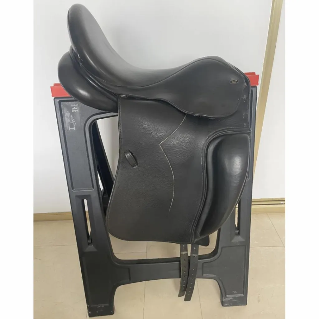 - Marque inconnue - Selles De Dressage>Selle de Dressage - Suprême 17,5
