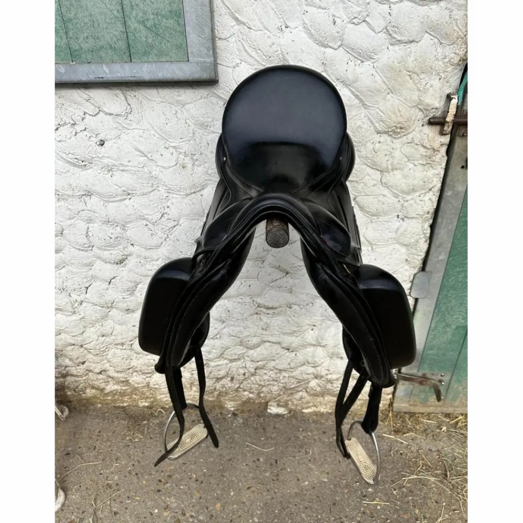 Albion Selles De Dressage>Selle de dressage revelation red label