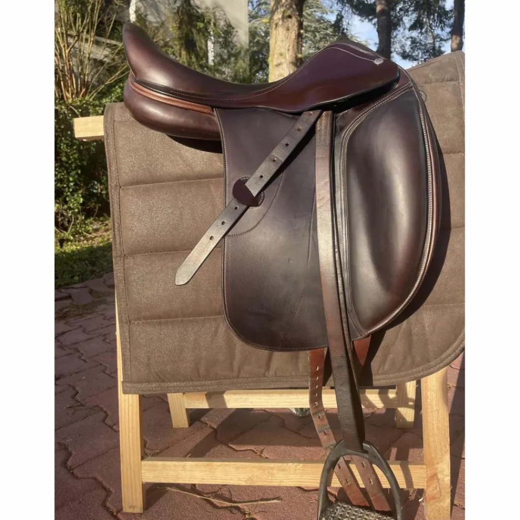 Amerigo Selles De Dressage>Selle de dressage Vega 17 pouces