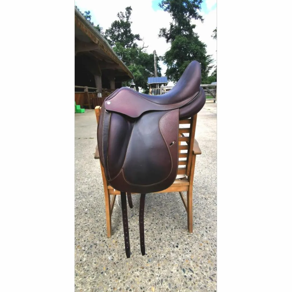 Selle de dressage Signature*Antares Hot