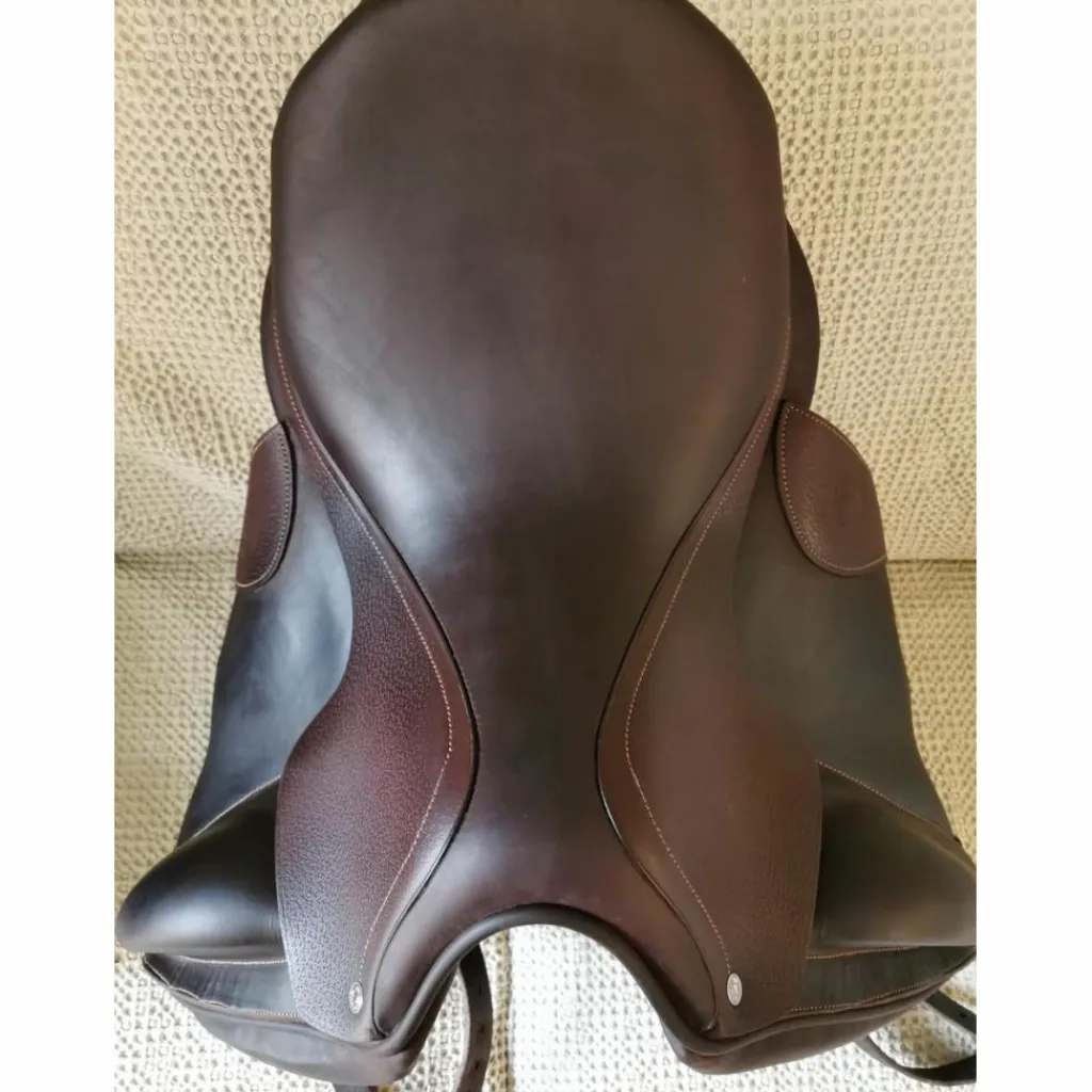 Selle de dressage Signature*Antares Hot