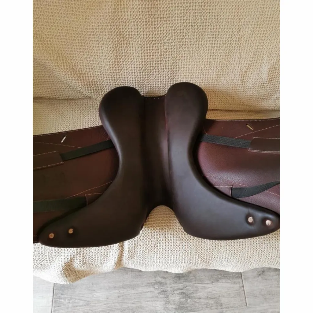 Selle de dressage Signature*Antares Hot