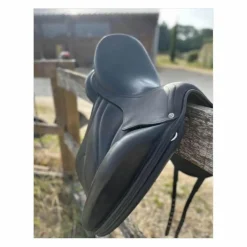 Lauria Garrelli Selles De Dressage>Selle de Dressage Antares cadence 17’´