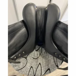 Selle de dressage 17,5’*Antares Discount