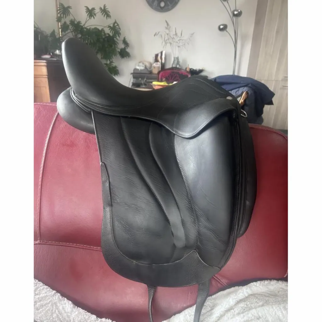 Selle de dressage*Antares Discount