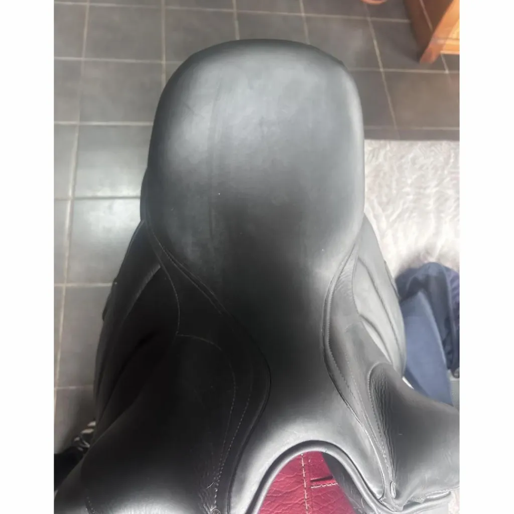 Selle de dressage*Antares Discount