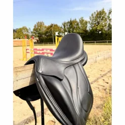 Antares Selles De Dressage>Selle de dressage Antarès Cadence – 1700 (valeur en création sur mesure)
