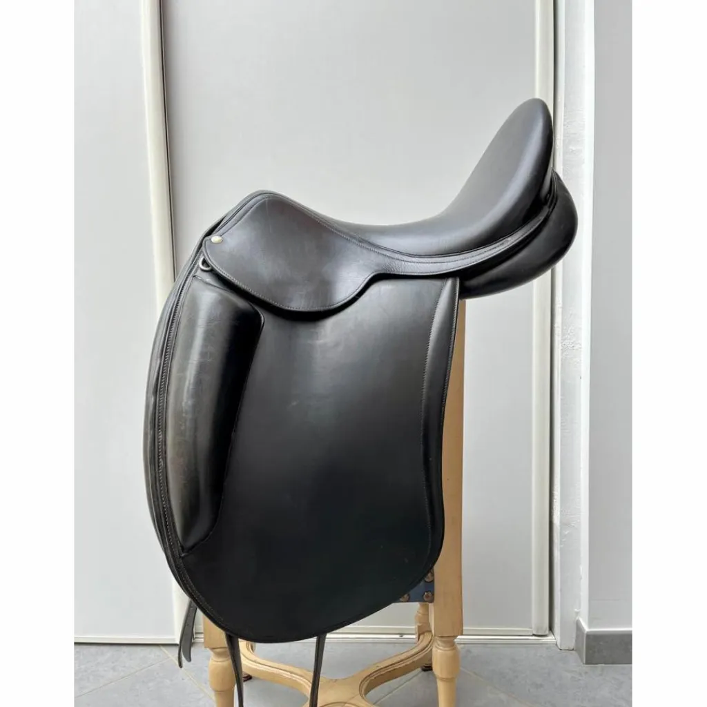 Aulion Sellier Selles De Dressage>Selle de dressage Aulion 17”
