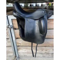 Selle de dressage 17,5*Custom Saddlery Hot