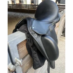 Selle de dressage 17,5*Custom Saddlery Hot