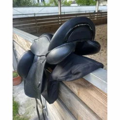 Selle de dressage 17,5*Custom Saddlery Hot