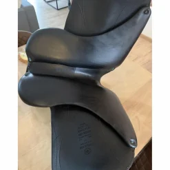 Selle de dressage makila Lab 18