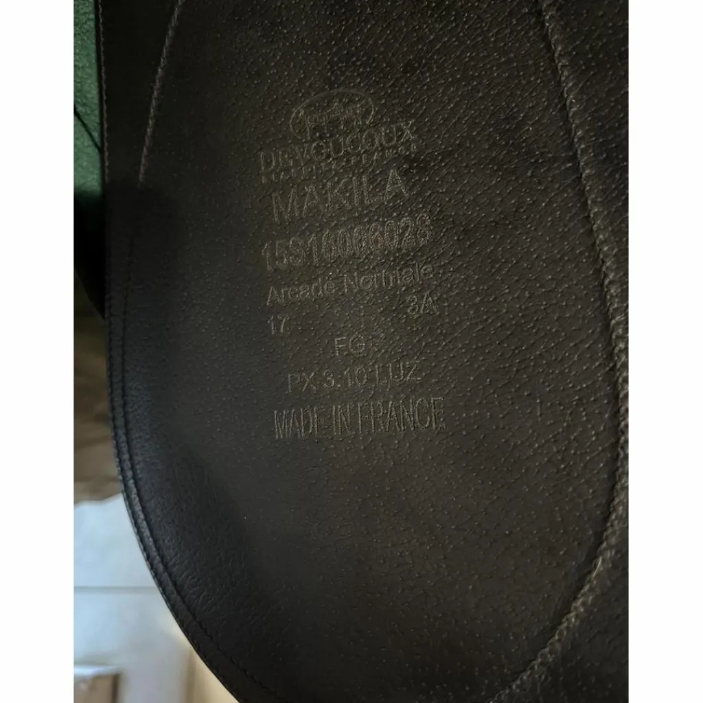 Selle de dressage Malika 17’*Devoucoux Clearance