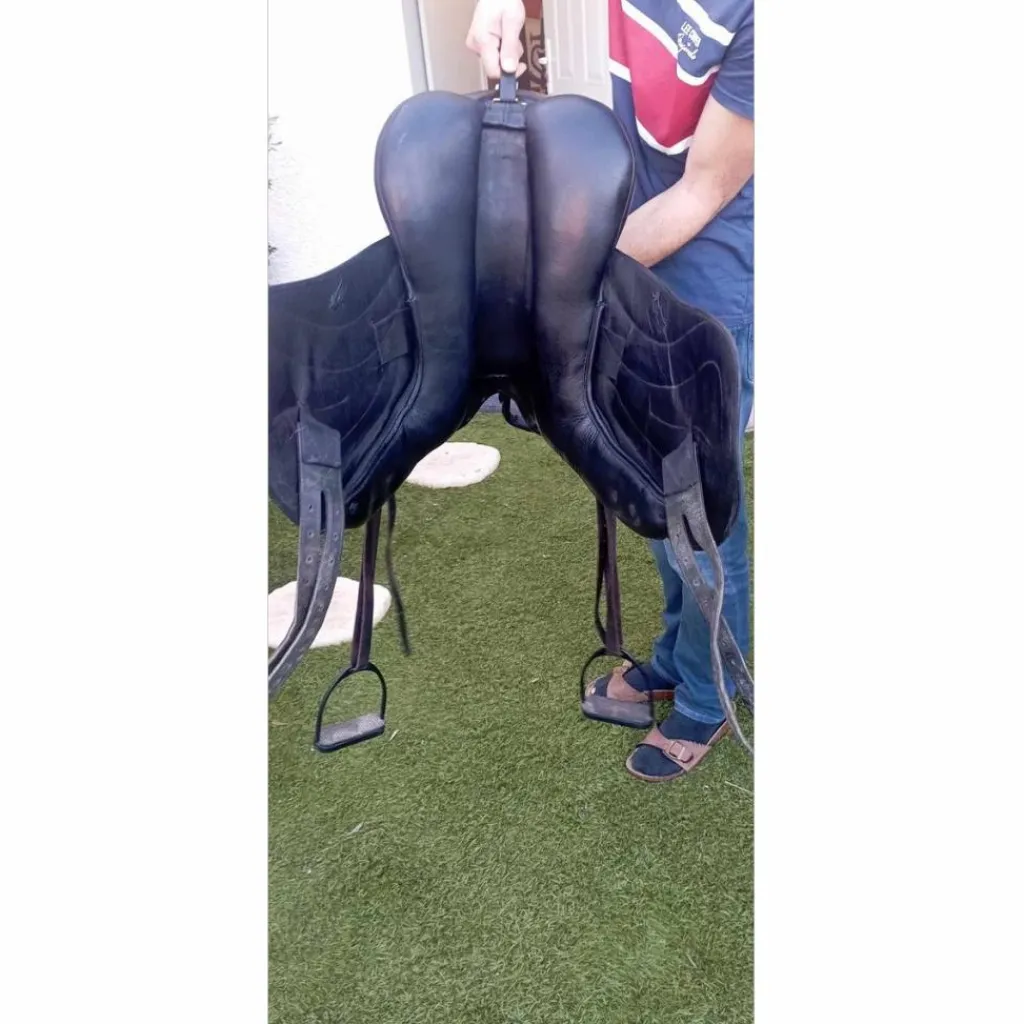 Eric Thomas Selles De Dressage>Selle de dressage en cuir