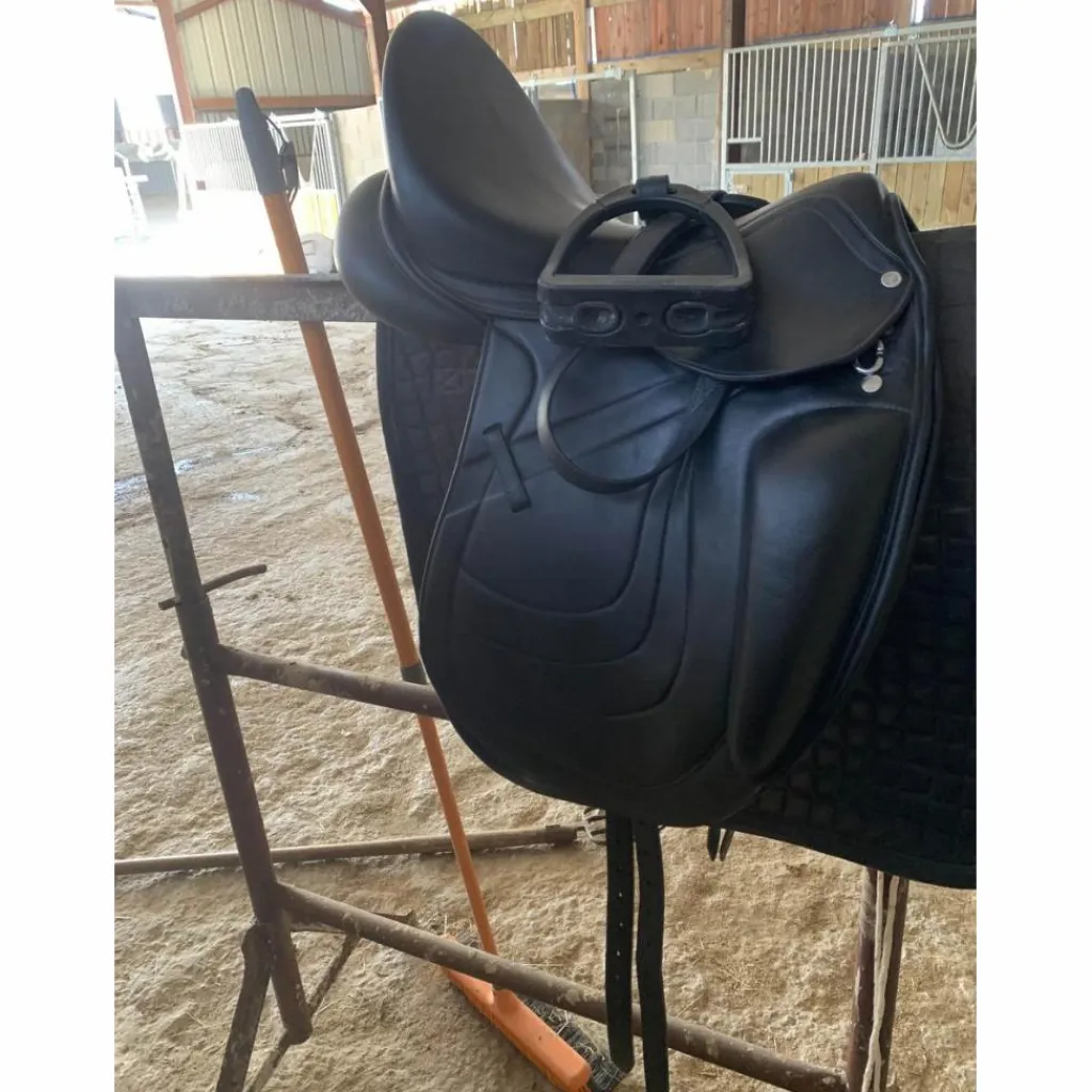 Eric Thomas Selles De Dressage>Selle de dressage fitter