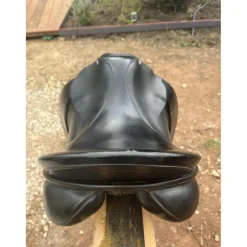 Selle de dressage 17,5