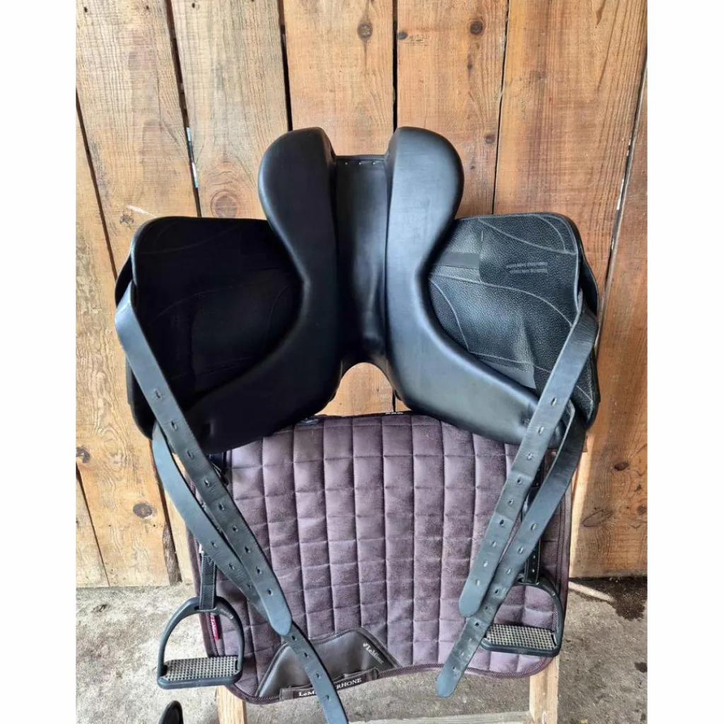 Forestier Selles De Dressage>Selle de dressage Aachen II – 2021 – 16,5 pouces