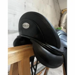 Ikonic Selles De Dressage><noscript><img width=
