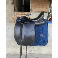 Selle de dressage 17pouces*Ikonic Clearance