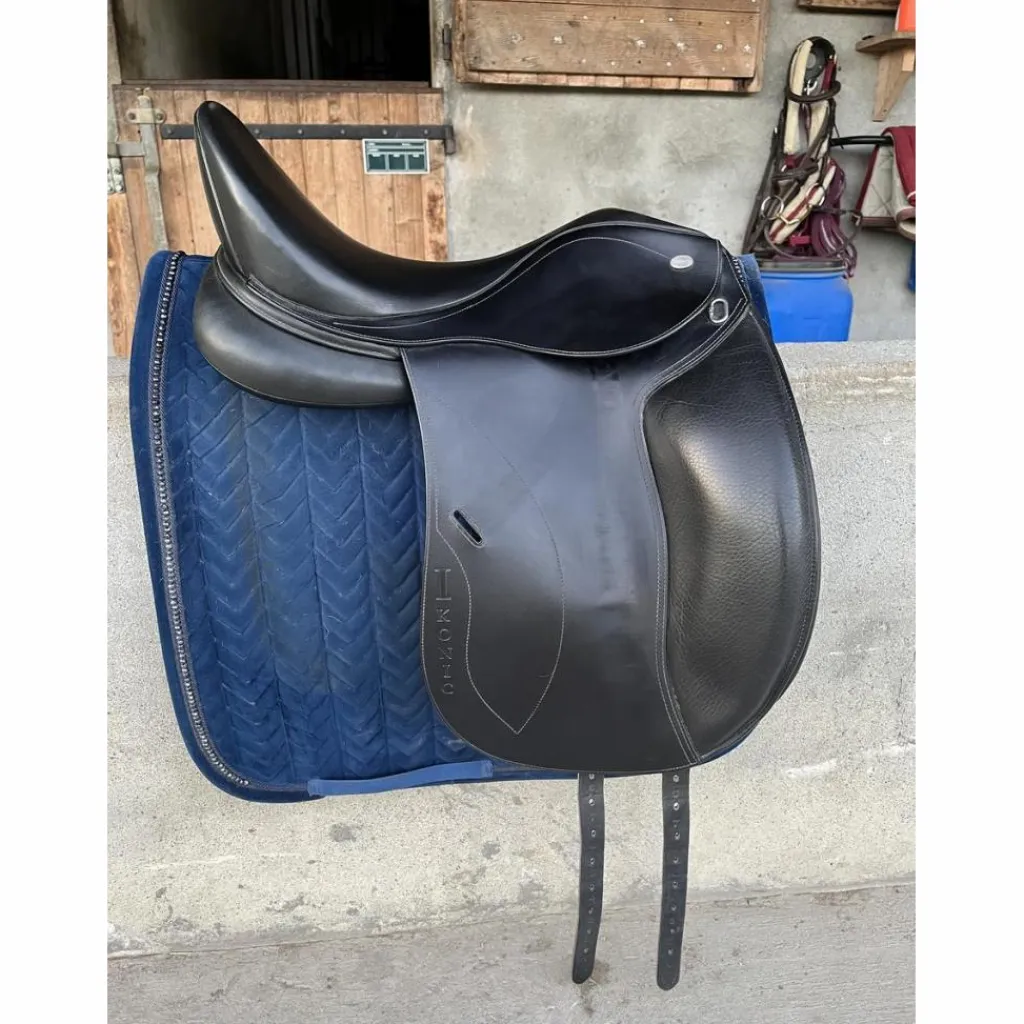 Selle de dressage 17pouces*Ikonic Clearance