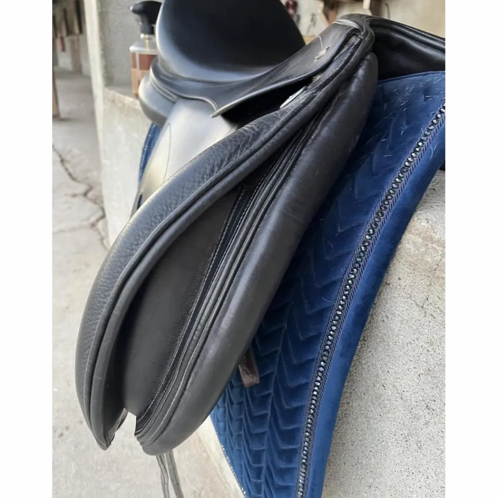 Selle de dressage 17pouces*Ikonic Clearance