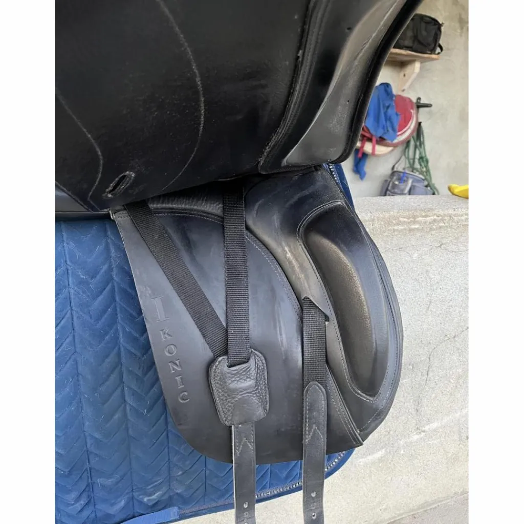Selle de dressage 17pouces*Ikonic Clearance