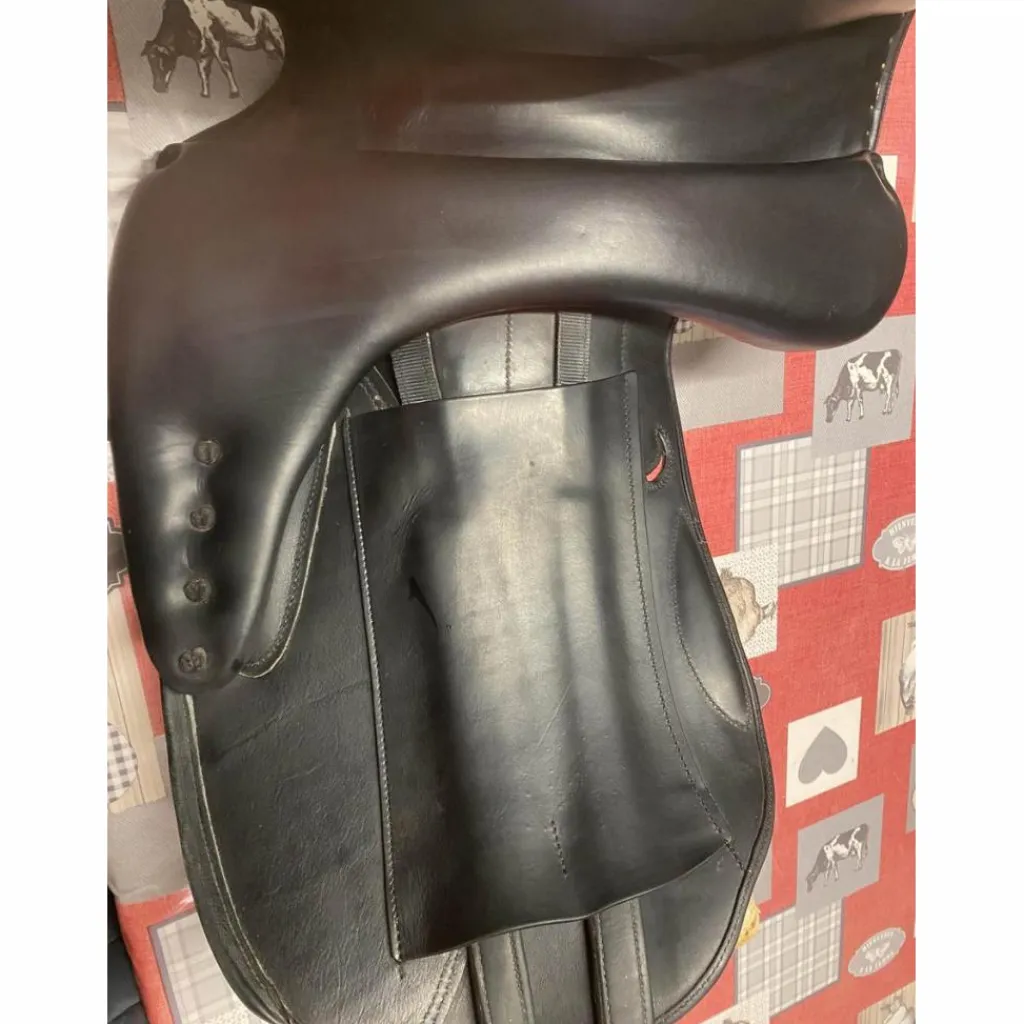 Jean-Luc Maurel Selles De Dressage>Selle de dressage Jean Luc Maurel 18’