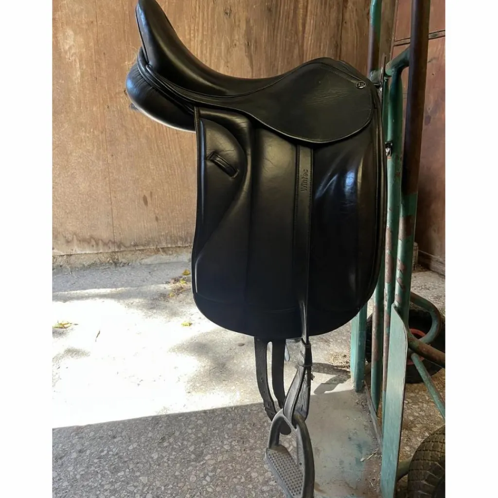 Selle de dressage monoquartier noire 16,5*- Marque inconnue - Sale