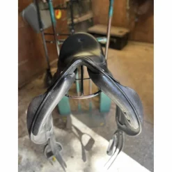 Selle de dressage monoquartier noire 16,5*- Marque inconnue - Sale