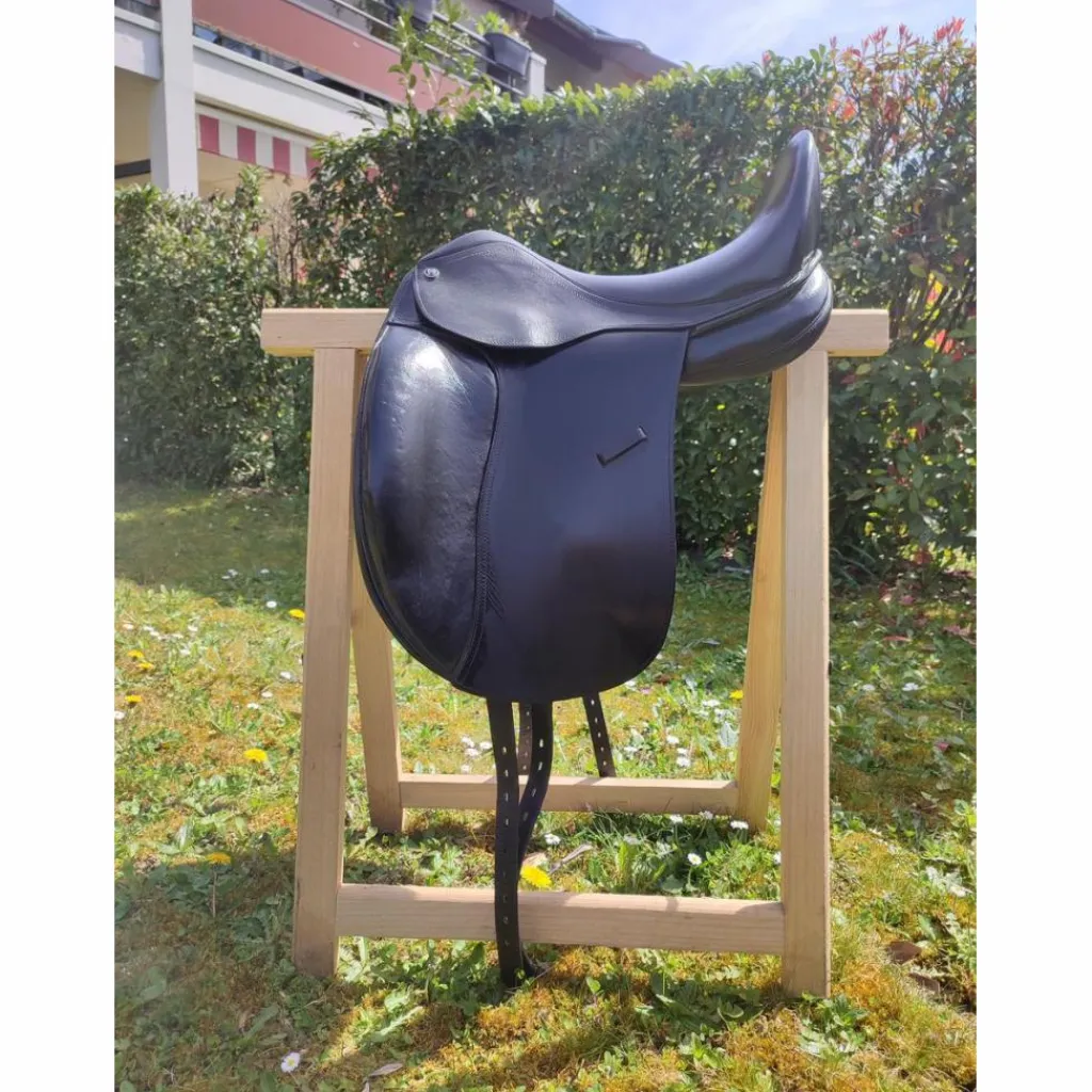 Selle de dressage Omega Line 17"*- Marque inconnue - Online