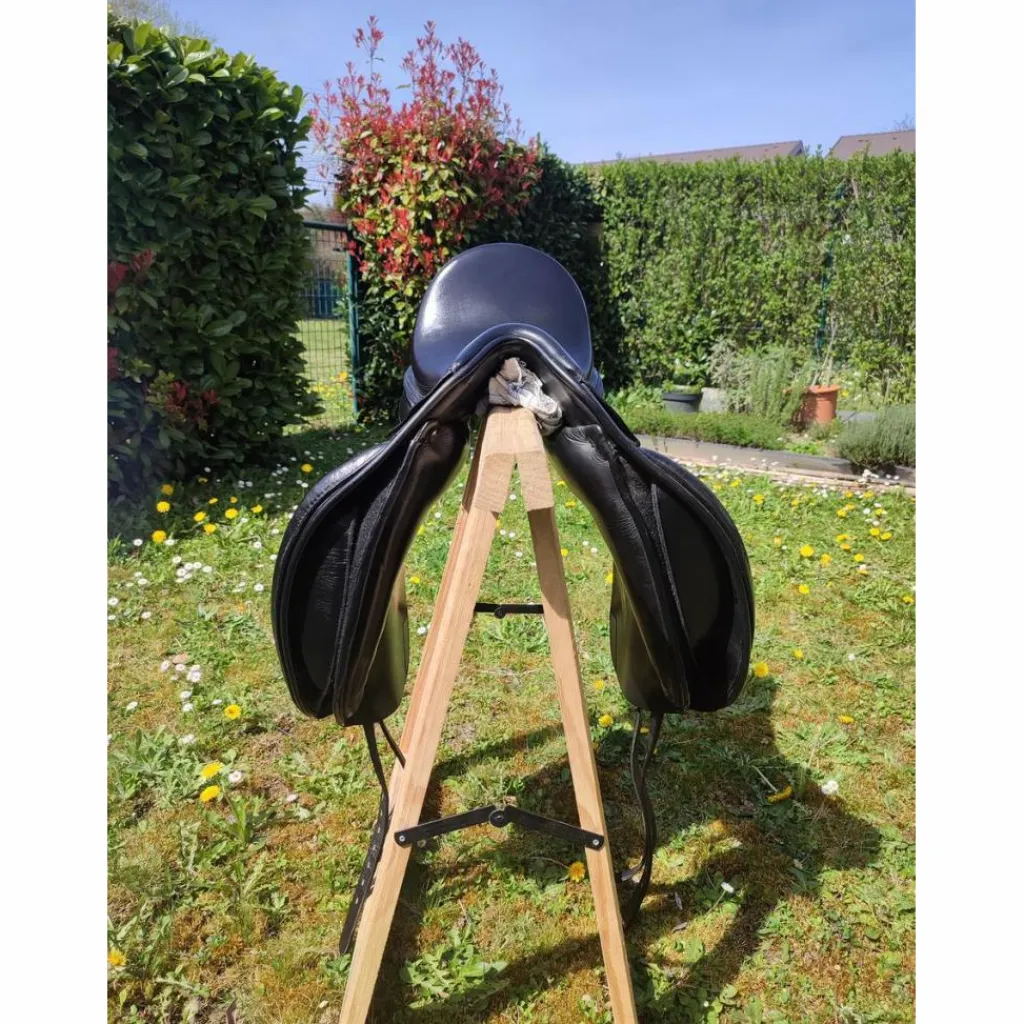 Selle de dressage Omega Line 17"*- Marque inconnue - Online