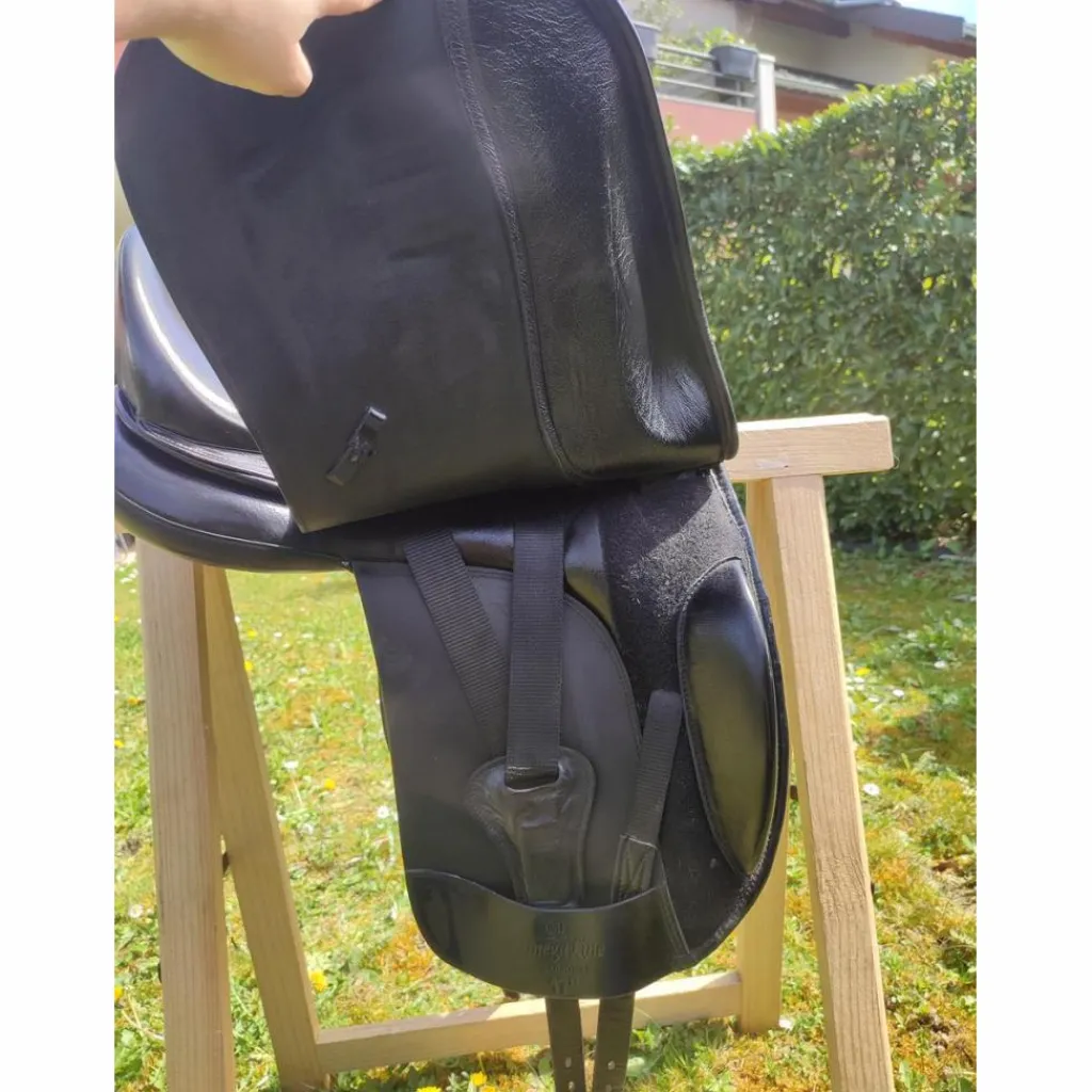 Selle de dressage Omega Line 17"*- Marque inconnue - Online
