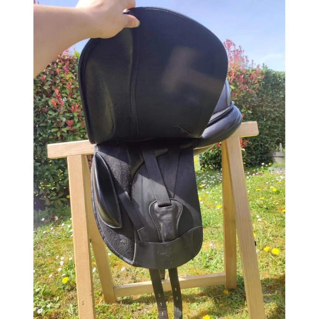 Selle de dressage Omega Line 17"*- Marque inconnue - Online