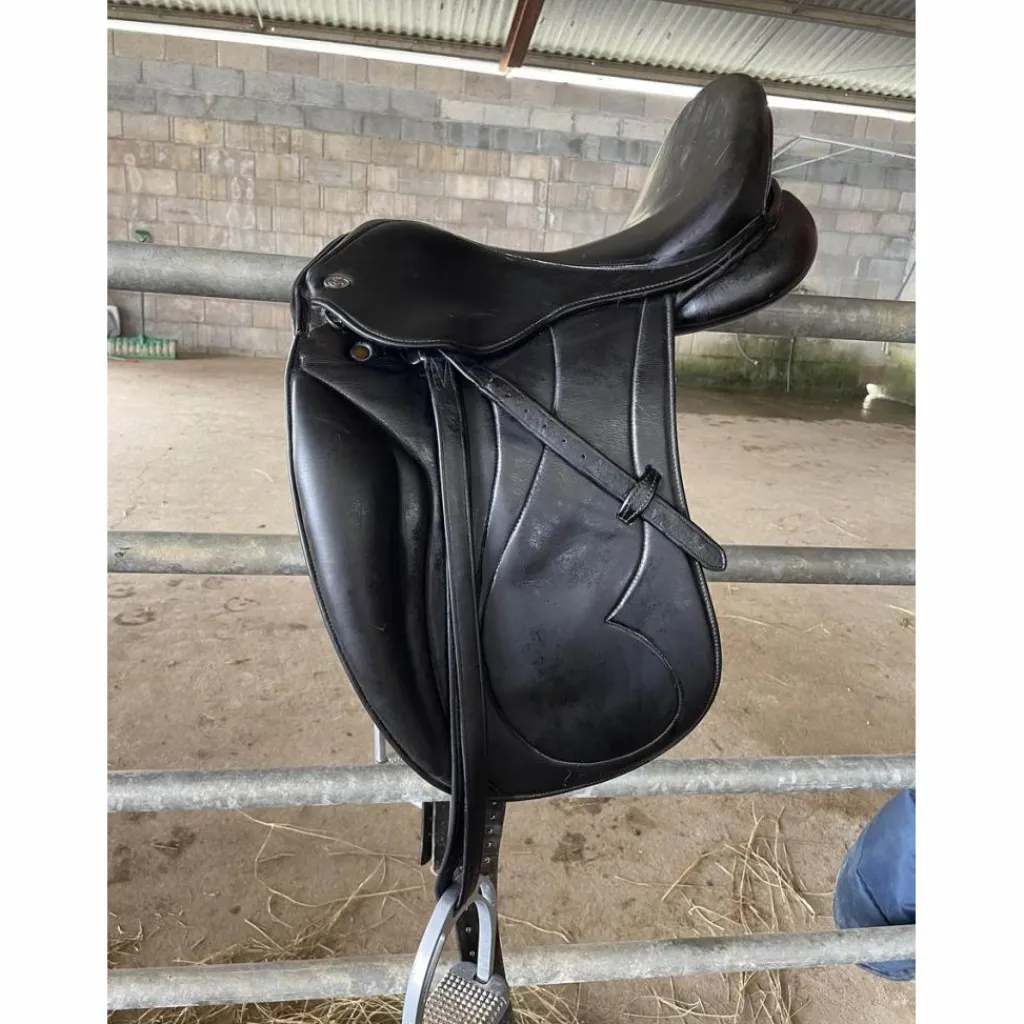 Selle de dressage Éric Thomas*Eric Thomas Outlet
