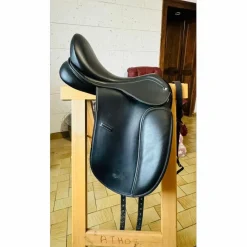 Waldhausen Selles De Dressage>Selle de dressage Waldhaussen noire 17.5 synthétique
