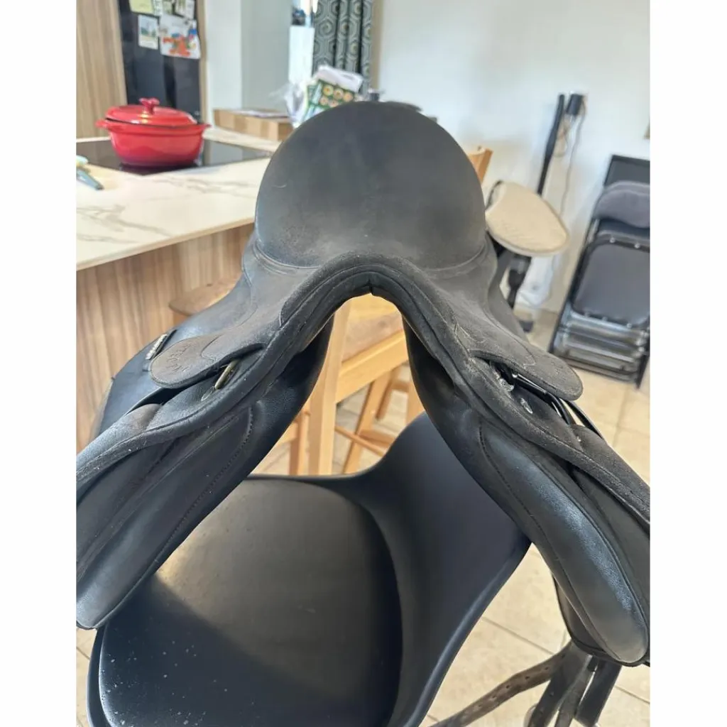 Selle de dressage pro arcade noir*Wintec Online