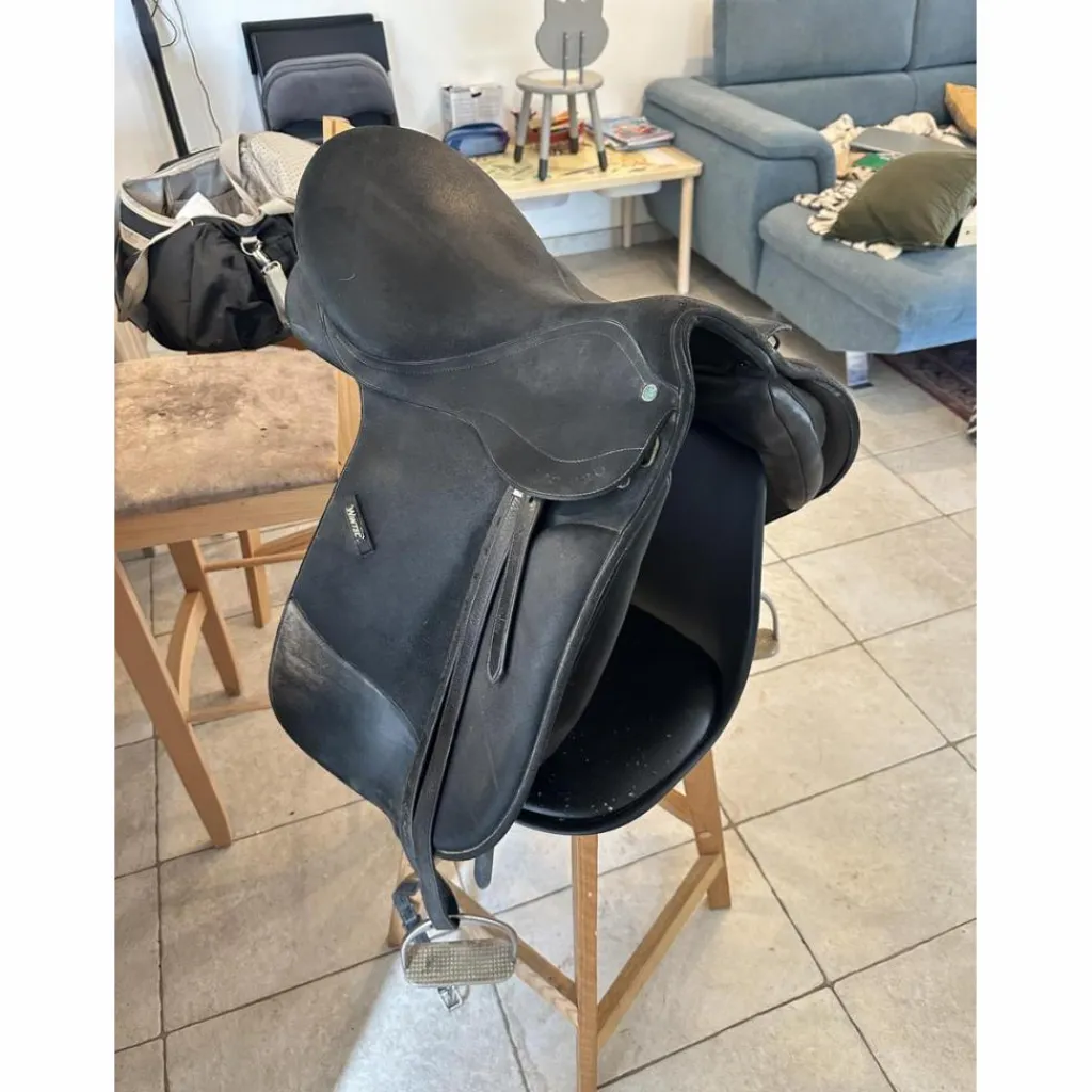 Selle de dressage pro arcade noir*Wintec Online