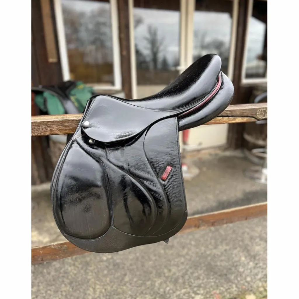Selle noire*Devoucoux Hot