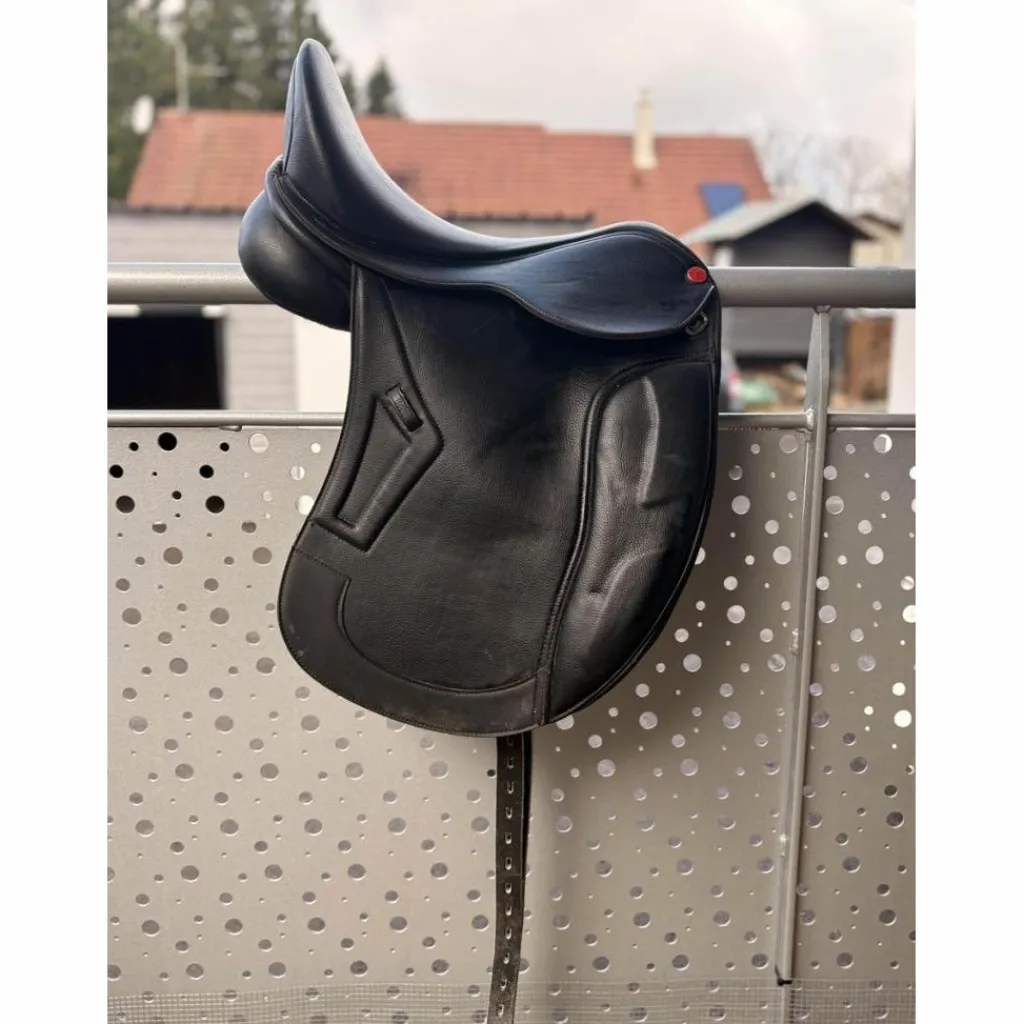 selle dressage*- Marque inconnue - Hot