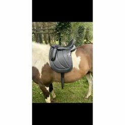 - Marque inconnue - Selles De Dressage>Selle dressage 16,5 cuir