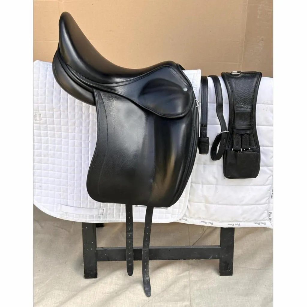 SELLE DRESSAGE 2 DSC 175*Childeric