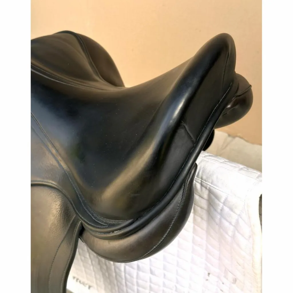 SELLE DRESSAGE 2 DSC 175*Childeric
