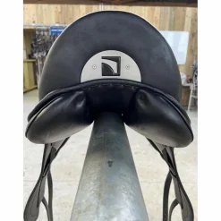 Selle Dressage 2022 - 17,5 - état neuf - URGENT*Childeric
